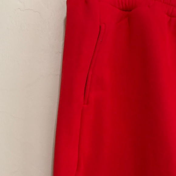 Comfrt Crimson Red Signature Sweats. Never Worn Never Washed. New w/o tags!!! - Picture 5 of 10